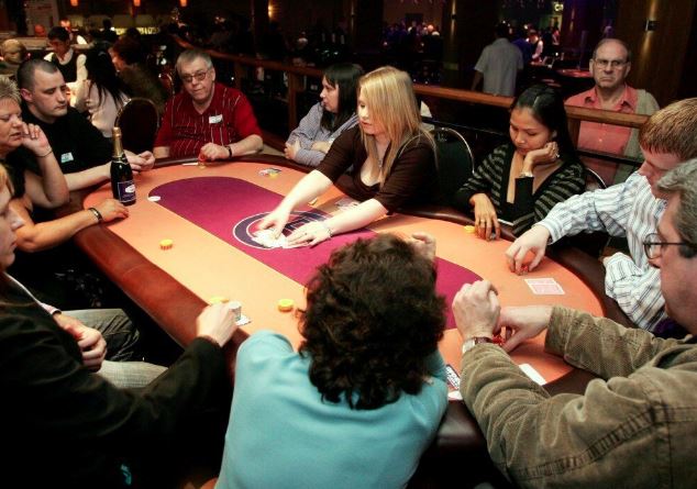 Exploring the World of Online Casino Table Games